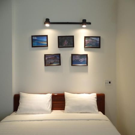 Yellow House Homestay Хоян Екстер'єр фото