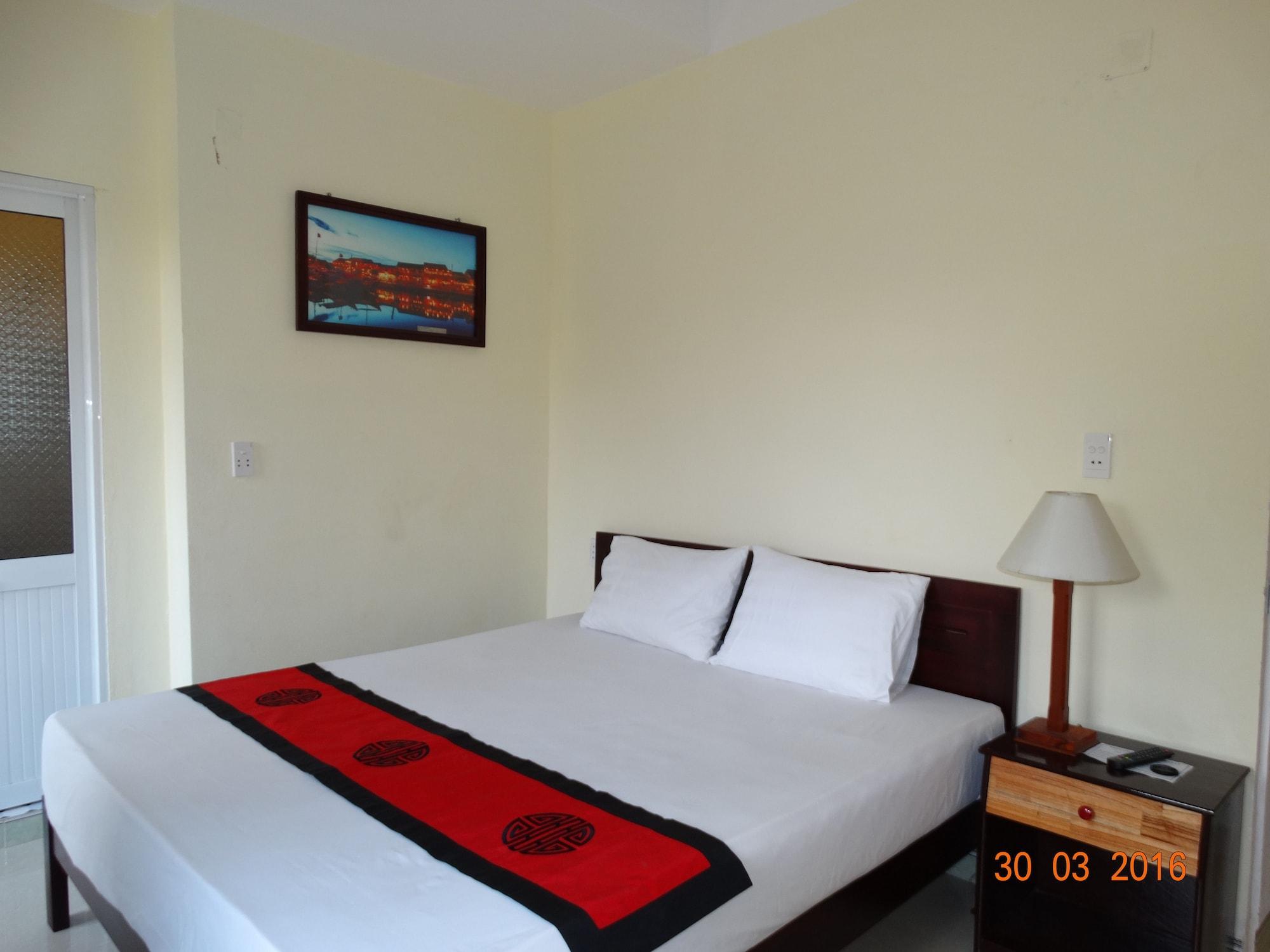 Yellow House Homestay Хоян Екстер'єр фото