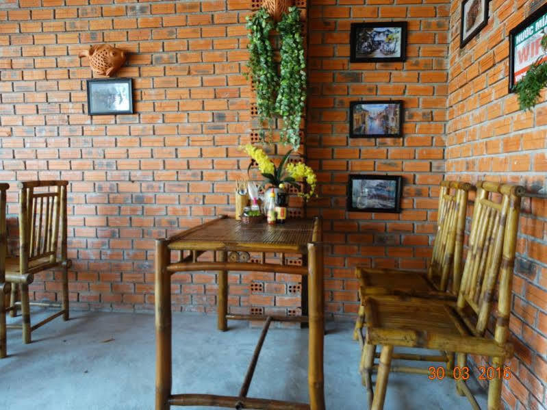 Yellow House Homestay Хоян Екстер'єр фото